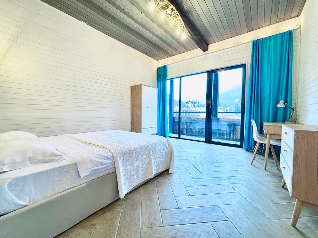 Кругозор- апартаменты, вид на озеро и горы