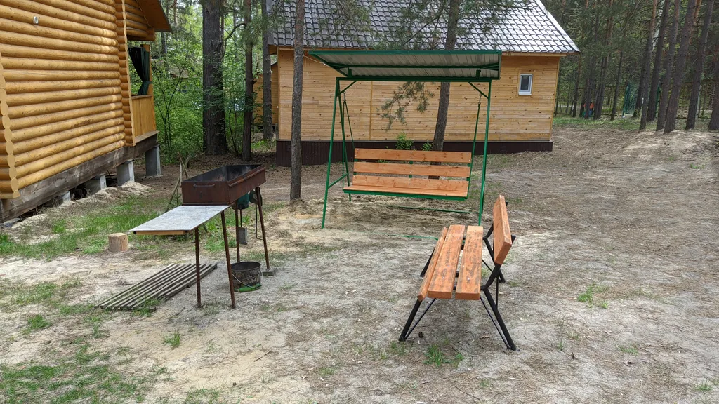 Дом Феникс в лесу