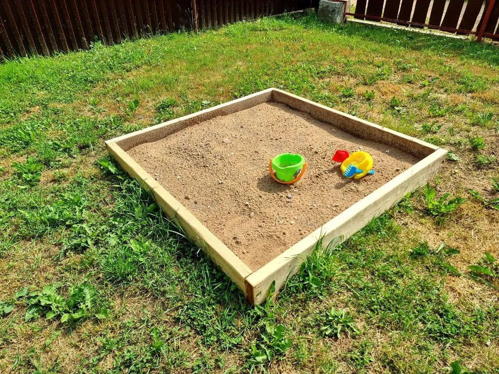 Дом с сауной в 200 метрах от озера, с 5 спальнями, качелями и мангалом