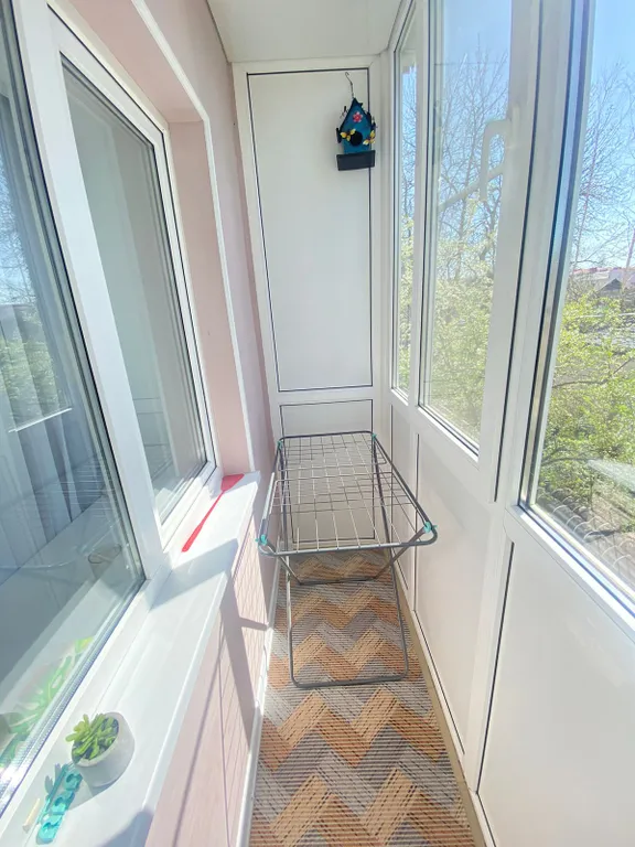 Жд Вокзал 1 минута, парк 3 минуты, аэропорт 15 минут