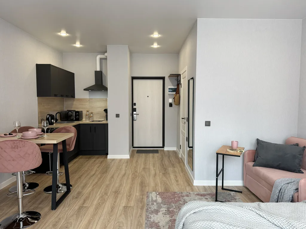 Пинк - просторная студия в ЖК Самолет