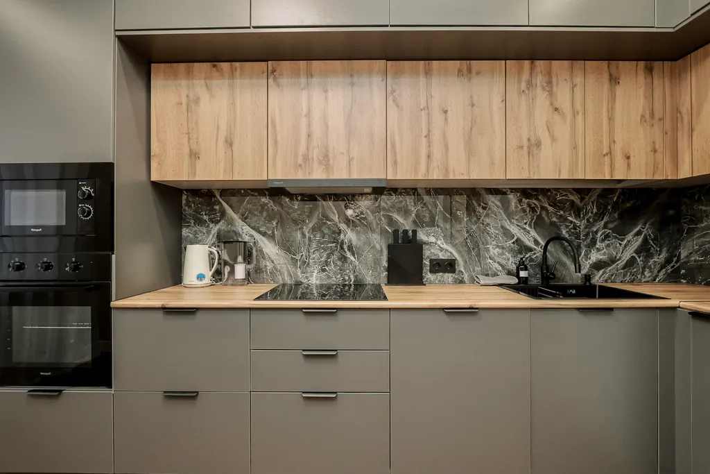 Большaя квaртира с балкoнoм и краcивым видoм нa гopод