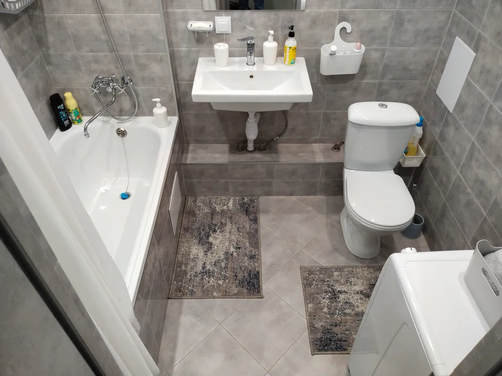 Студия с видом на поля и оранжевый закат