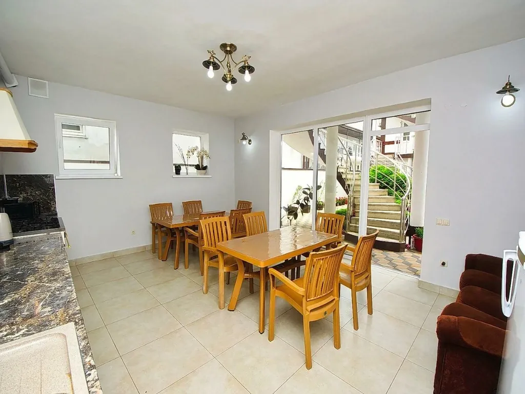 4-комнатная Квартира