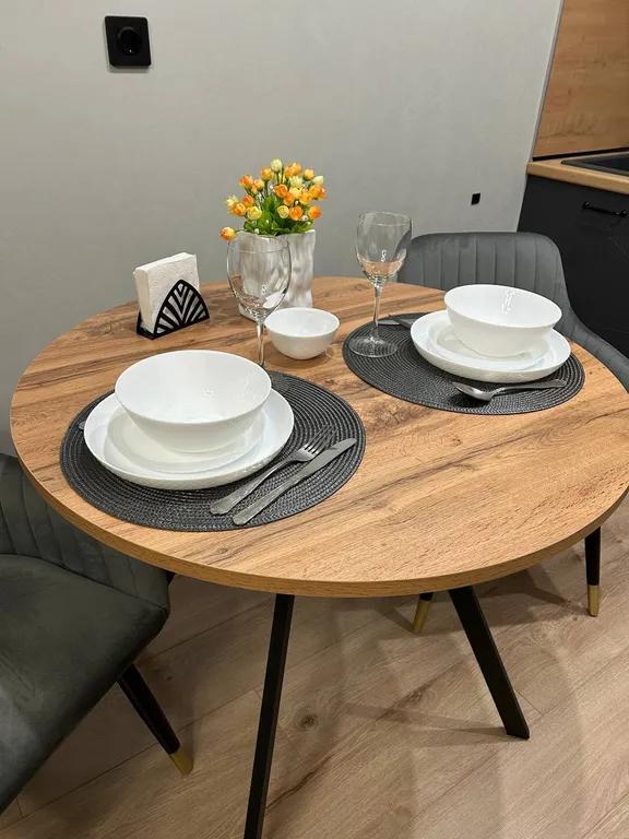 Стильная квартира с видом на лес