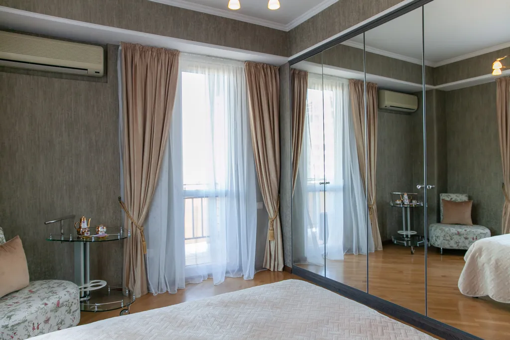 Просторная квартира в центре города около Мзиури парка