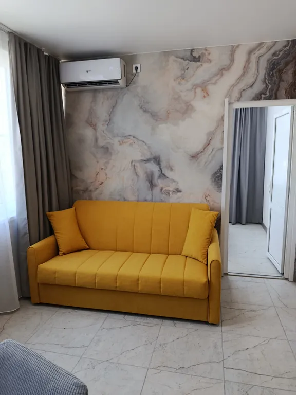 Двухкомнатная квартира у моря с видом на горы