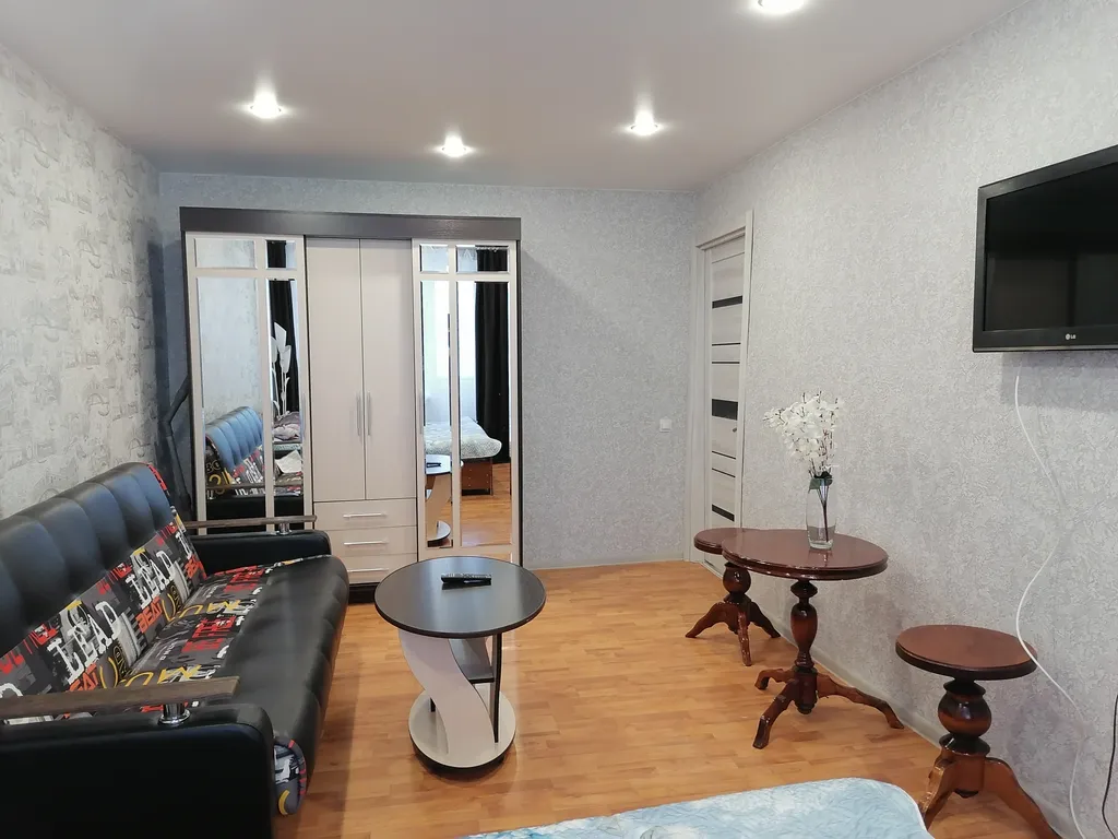 Уютная квартира в центре города, с балкона открывается вид на Волгу — аренда посуточно в Рыбинск