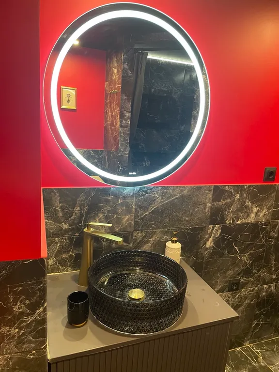 Уютная студия в центре города С балконом в 2 минутах от моря