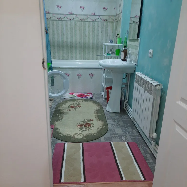 Половина двухэтажного дома у моря