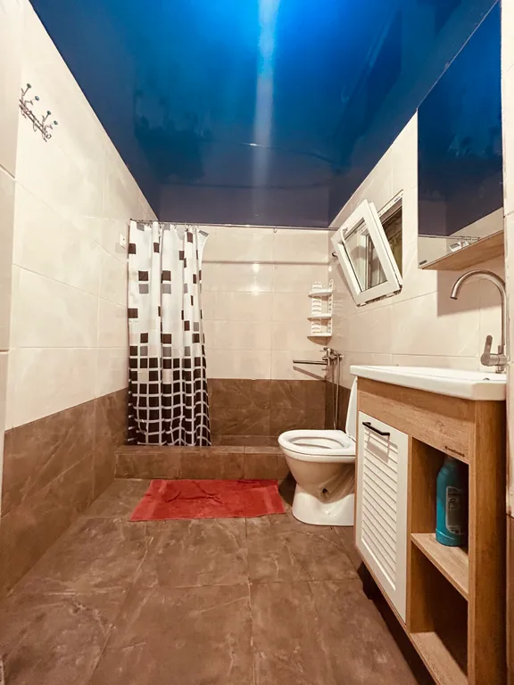 Уютная комната с видом на горы