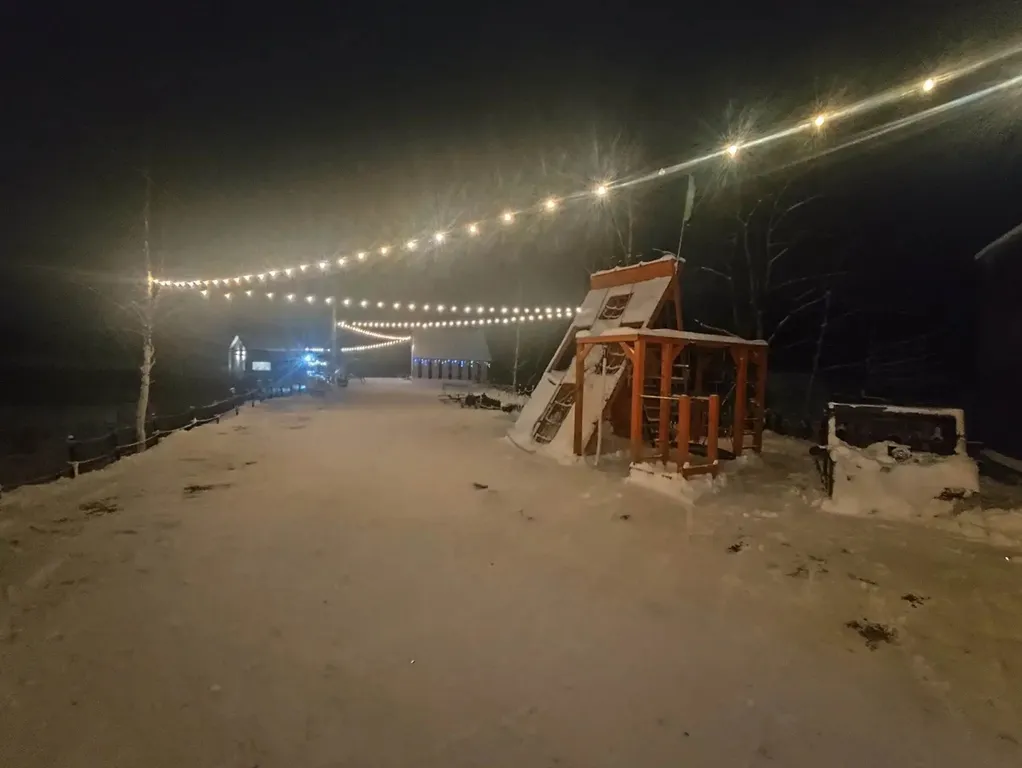 Дом отдыха на берегу озера