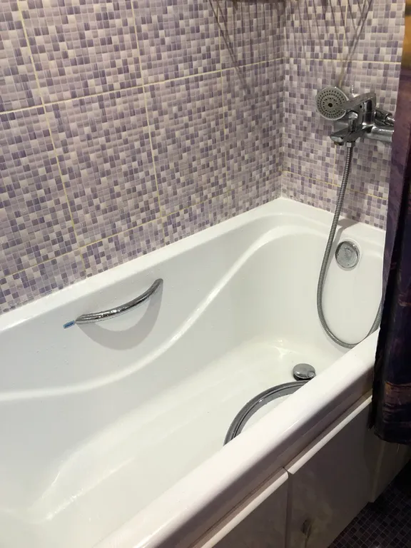 2-комнатная квартира в темных тонах с евроремонтом