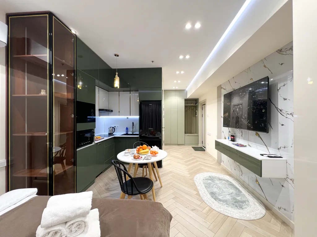 Уютная дизайнерская студия на 16 этаже в ЖК Modera Towers