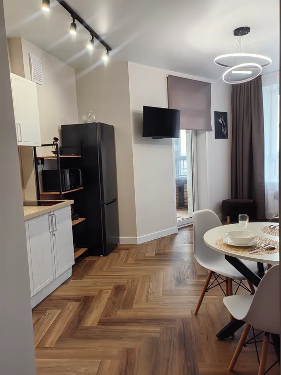 Двухкомнатная студия на берегу реки Обь