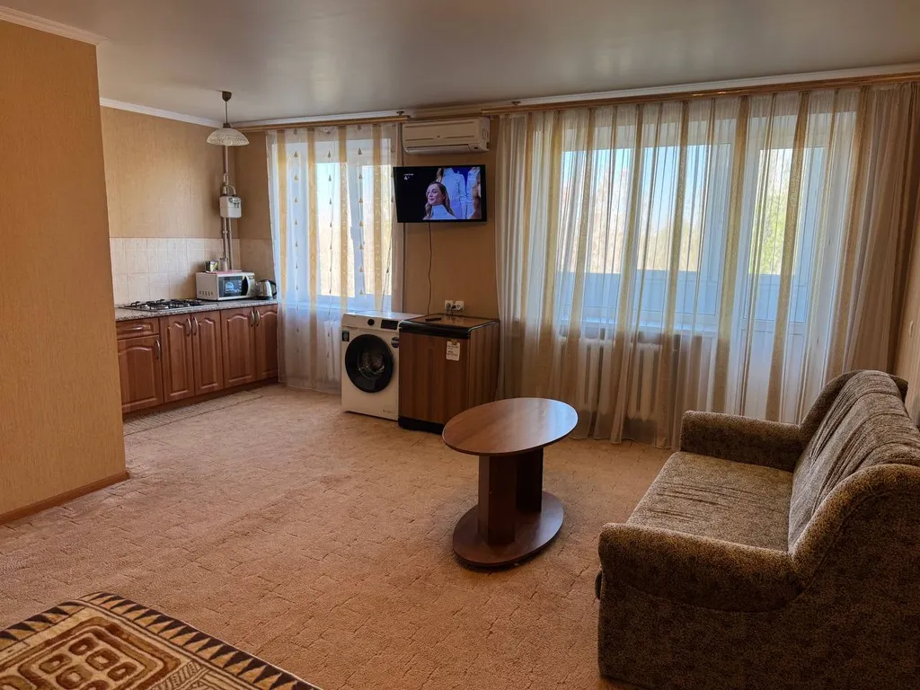 Уютная квартира на курорте. Солевое озеро, грязи, зоопарк, аквапарк.