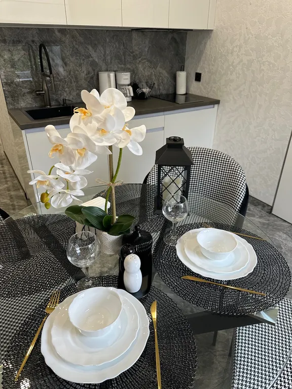 Стильная двухкомнатная квартира в тихом месте, центр города, цирк — аренда посуточно в Гомель