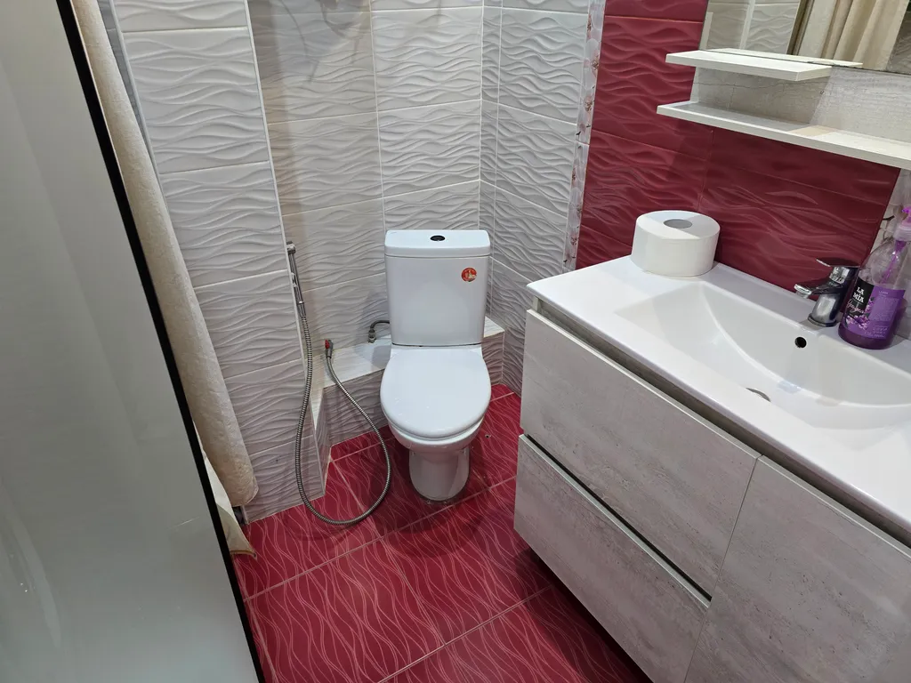 Современная студия возле ТРЦ Аура