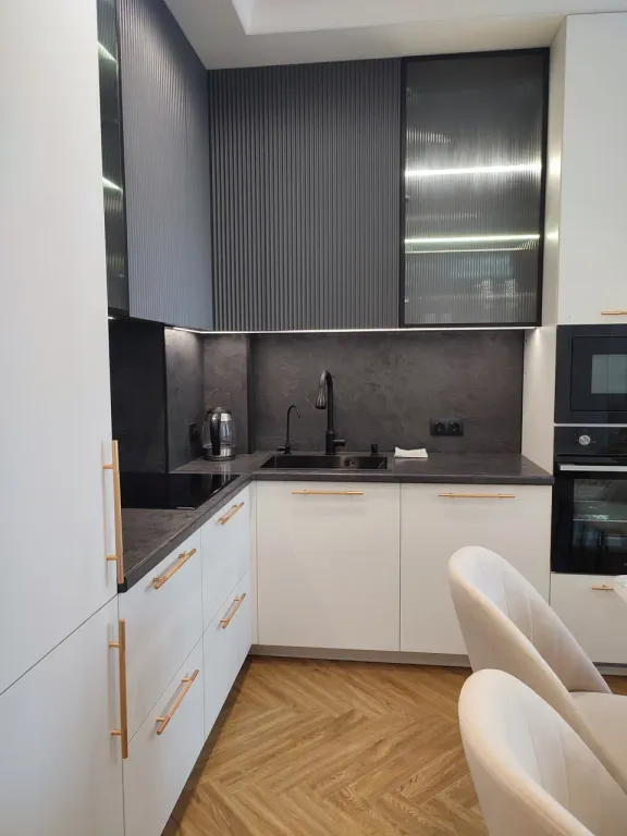 Современные, яркие апартаменты