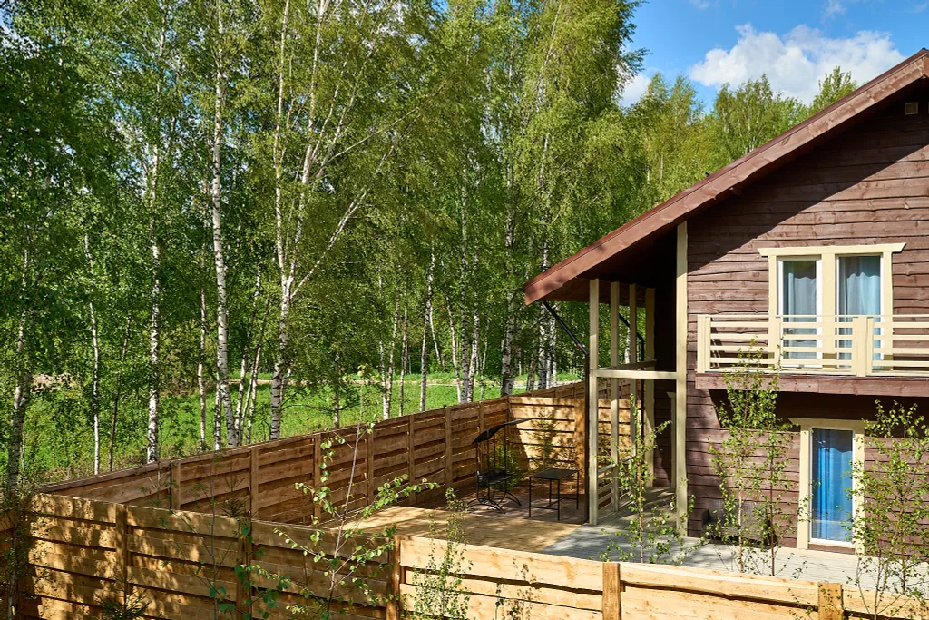 Коттедж Уютный коттедж рядом с озером — Светлое