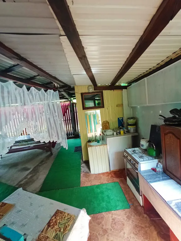 Домик на берегу реки