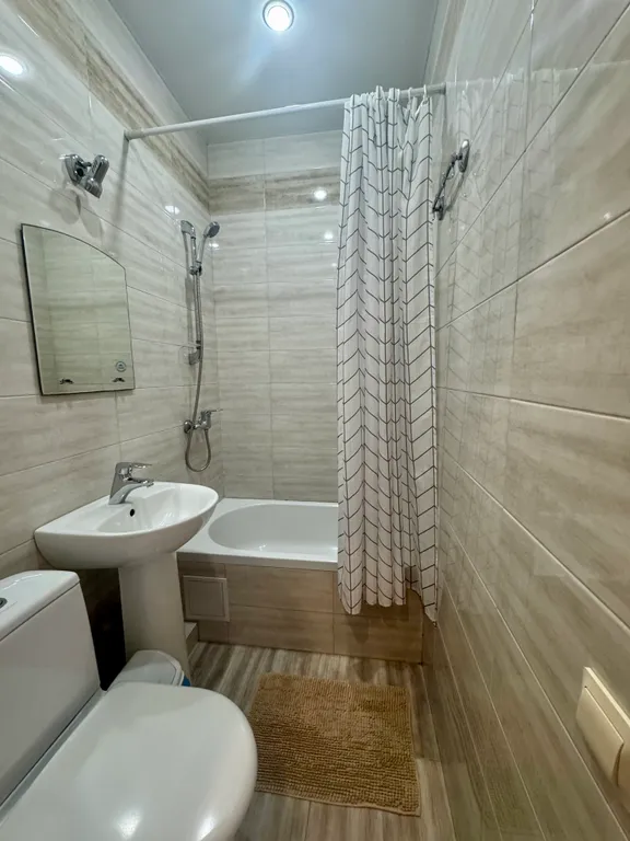 Студия с балконом в центре