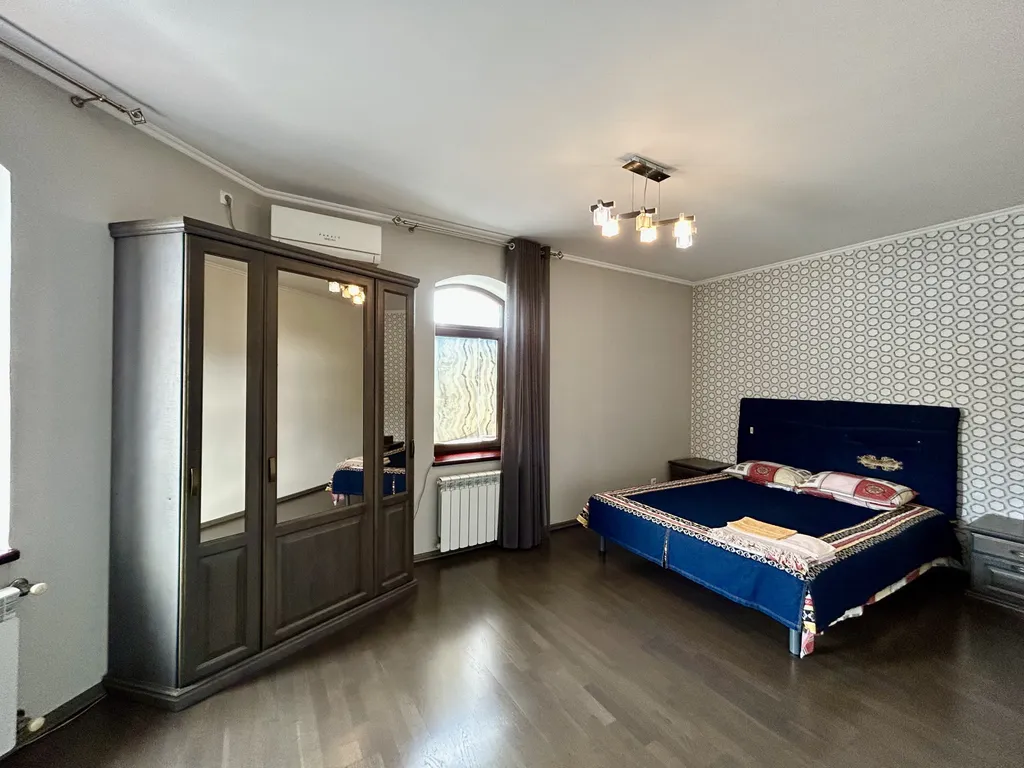 Вилла с бассейном и сауной в центре Ялты