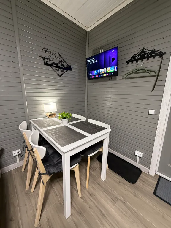 Квартира Уютная комната для четверых в деревянном таунхаусе у озера — Мезмай