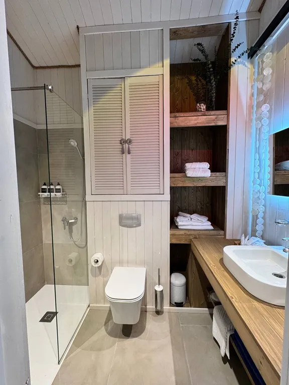 Дом в Абхазии у Черного моря (На волне)