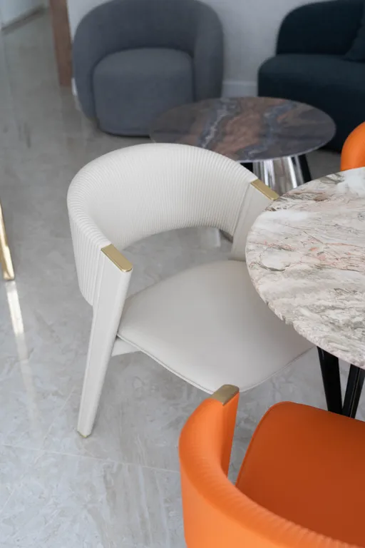 Уютный номер с 2 спальнями и баром, с видом во двор