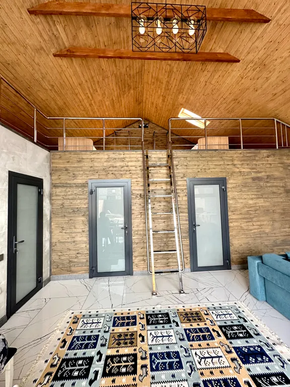 Роскошный коттедж на берегу