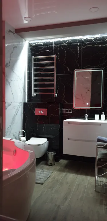 Люкс студия с огромной джакузи