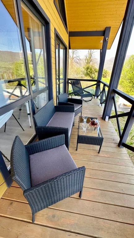 Дом в стиле шале с панорамный видом на горы