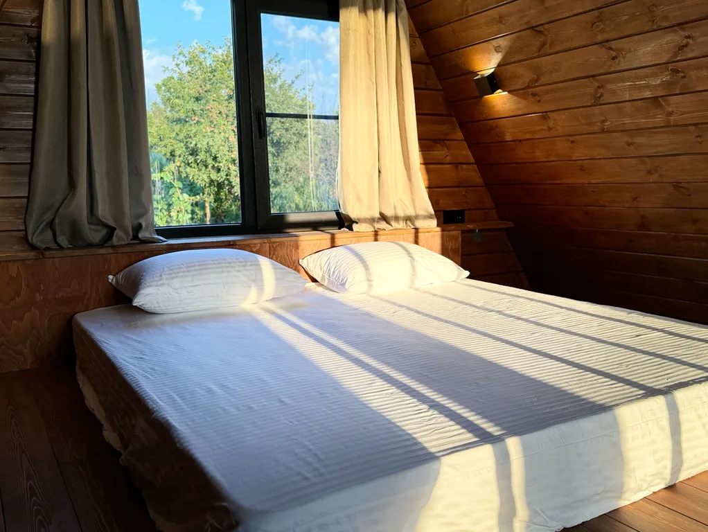 Апарт-отель Елань, глемпинг со стильными A-фреймами и бассейном