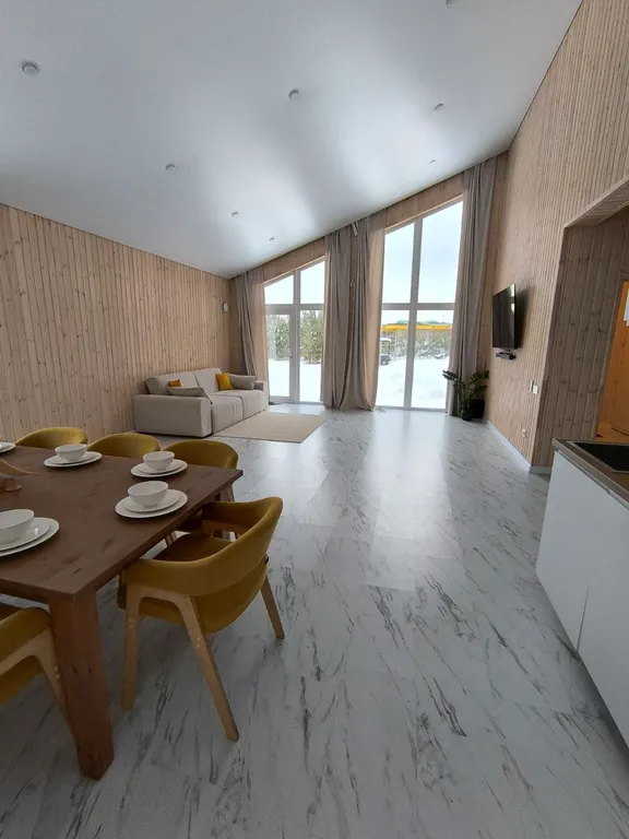 Дом в сосновом лесу