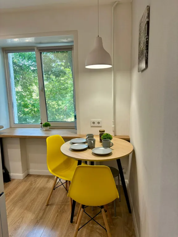 Светлая-уютная квартира в центре города с видом на сквер