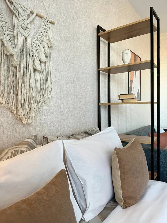 Уютная студия с видом на город