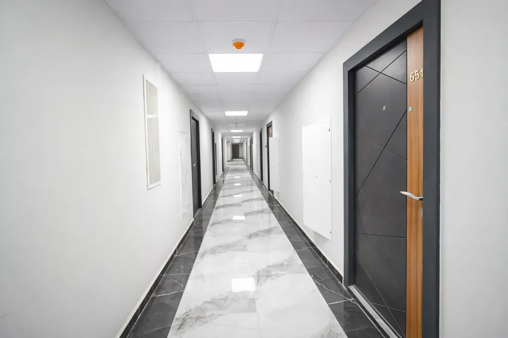 Студия с панорамным видом на город, горы и стадион