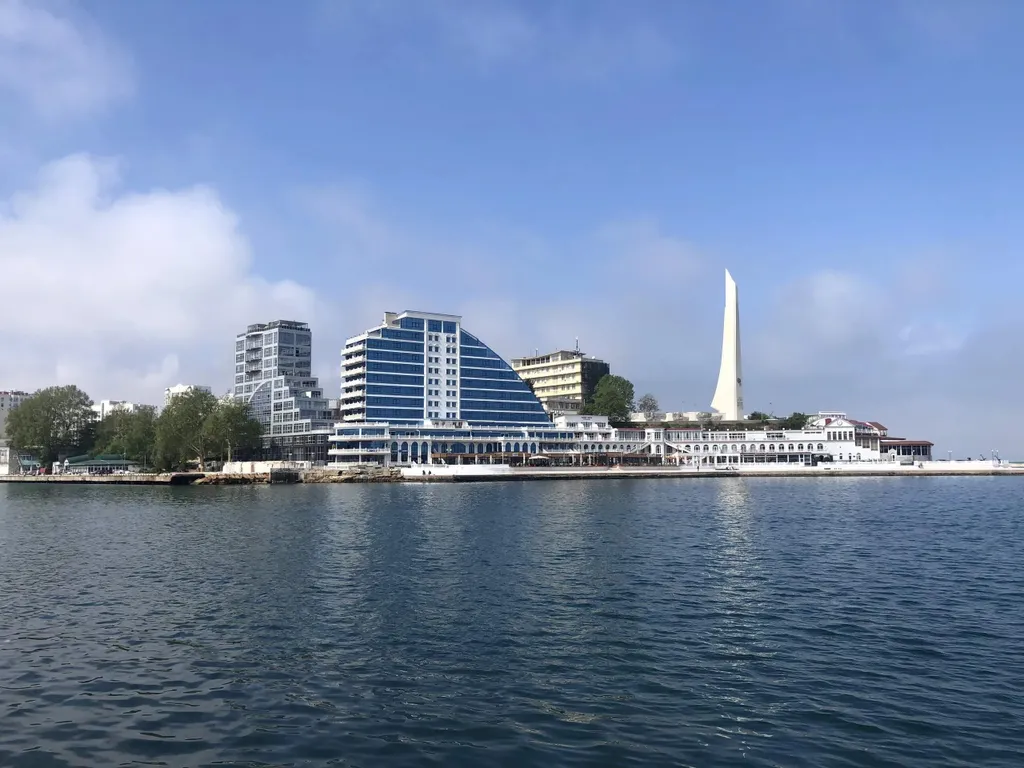 Апартаменты в центре с видом на Севастопольскую бухту