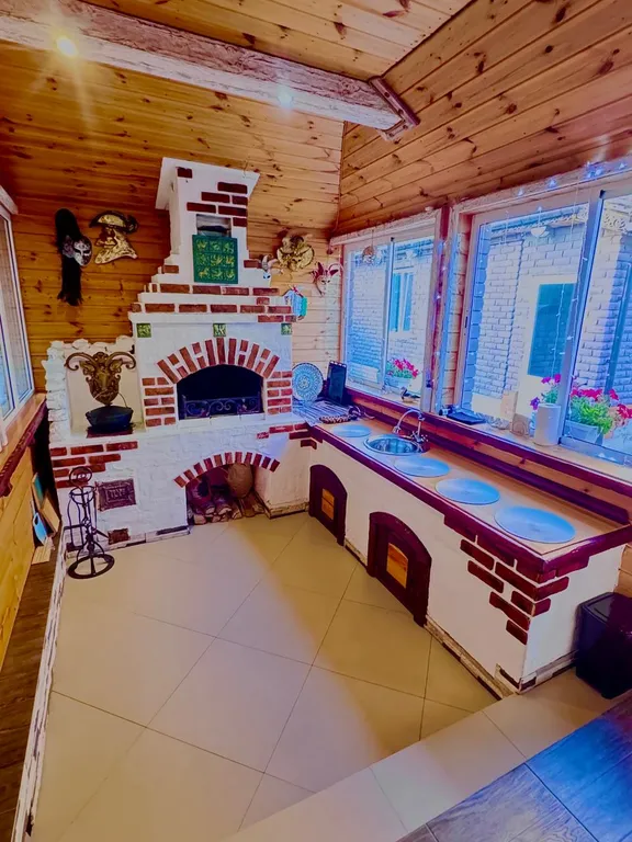 Просторный дом с банькой и видом на храм