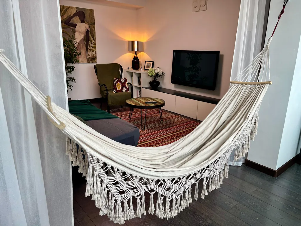 Апартаменты с гамаком, фикусом и Яндекс станцией Алиса