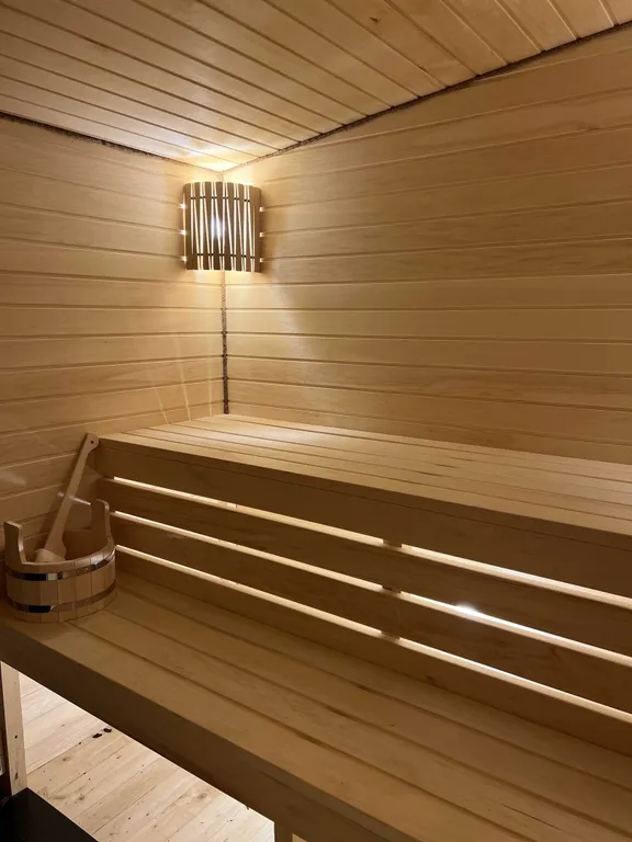 Коттедж Дом с панорамными окнами в лесу — Ломоносов