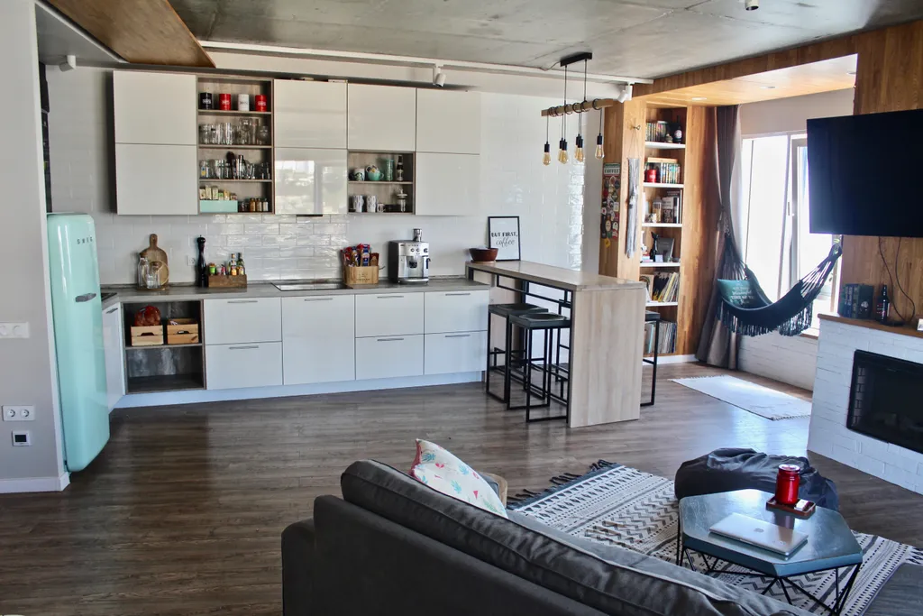 2х.ком.кв.  85.кв.м  в Центре вид на море и город , район Фуникулёра