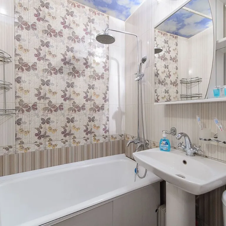 Квартира Двушка переделанная в трёшку — Алматы