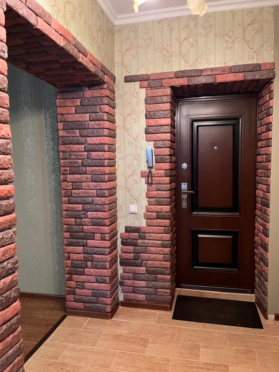 Отличная квартира в самом Центре рядом с Кристаллом