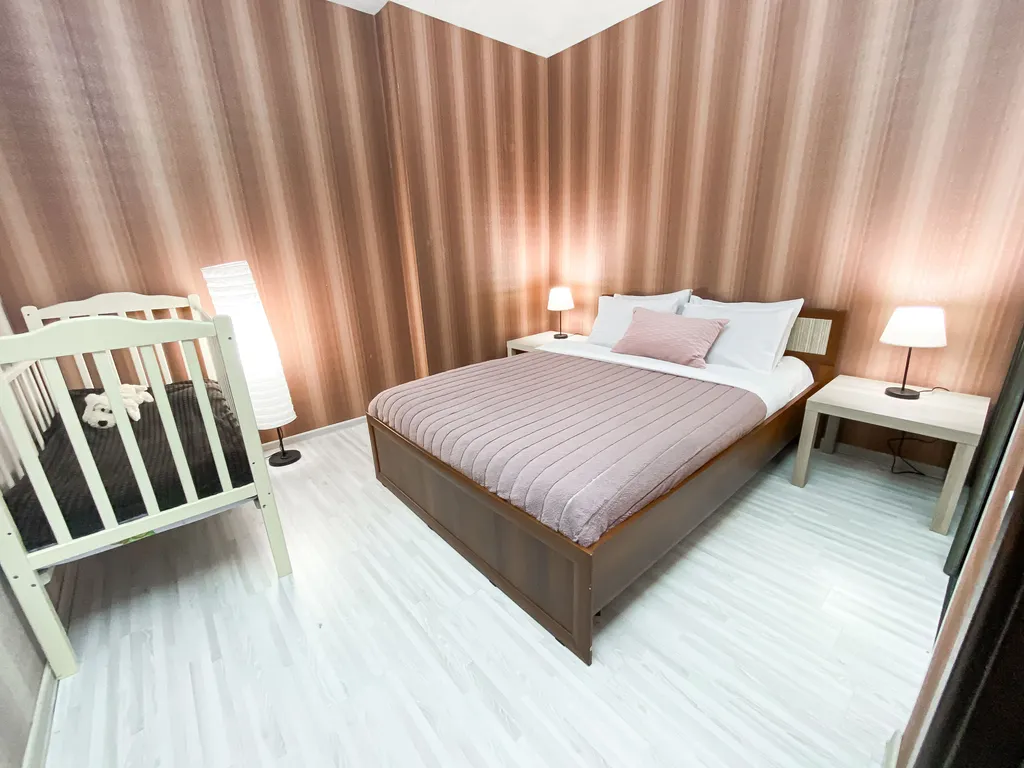 Семейная квартира с камином у ТЦ Аквамолл