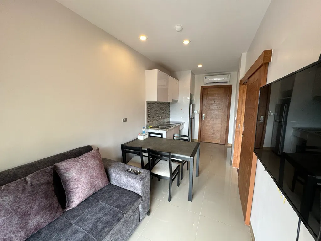 1-комнатная видовая квартира с бассейном на крыше Palmetto Карон