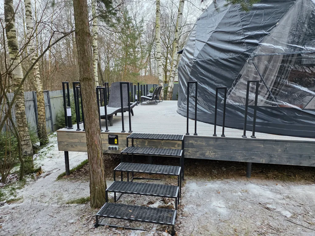 Новая сфера для глэмпинга Бёрд&Self vibe с дизайнерским интерьером