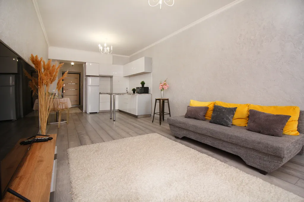 Квартира Студия, центр, с ярким акцентом — Алматы