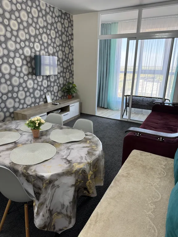 Высокий этаж, окна в пол, новый дом